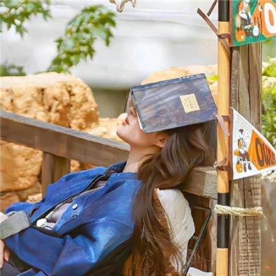 一线女星深夜出入高档会所，公司火速否认，三天三夜引热议
